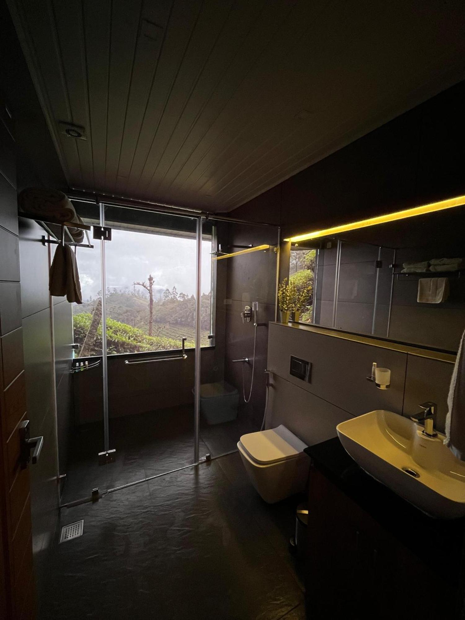 Misty Courtyard Resort Chinnakanal 外观 照片