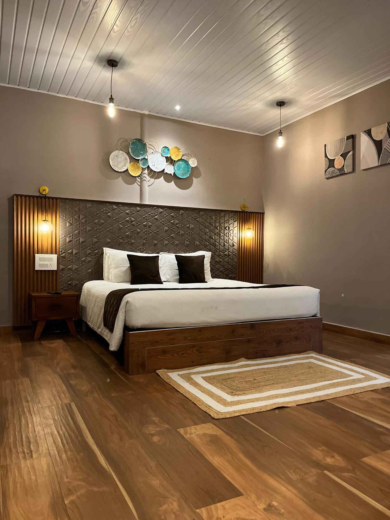 Misty Courtyard Resort Chinnakanal 外观 照片