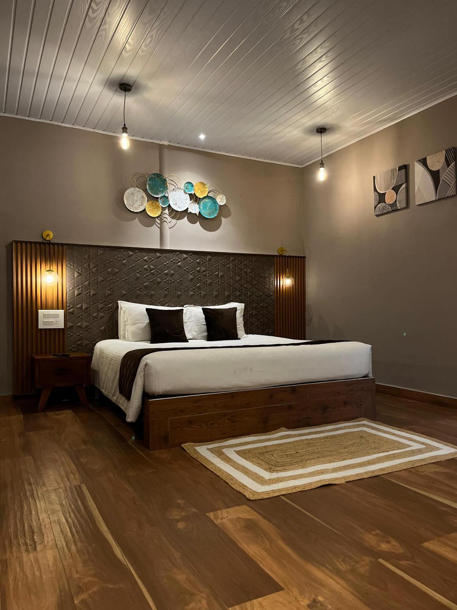 Misty Courtyard Resort Chinnakanal 外观 照片