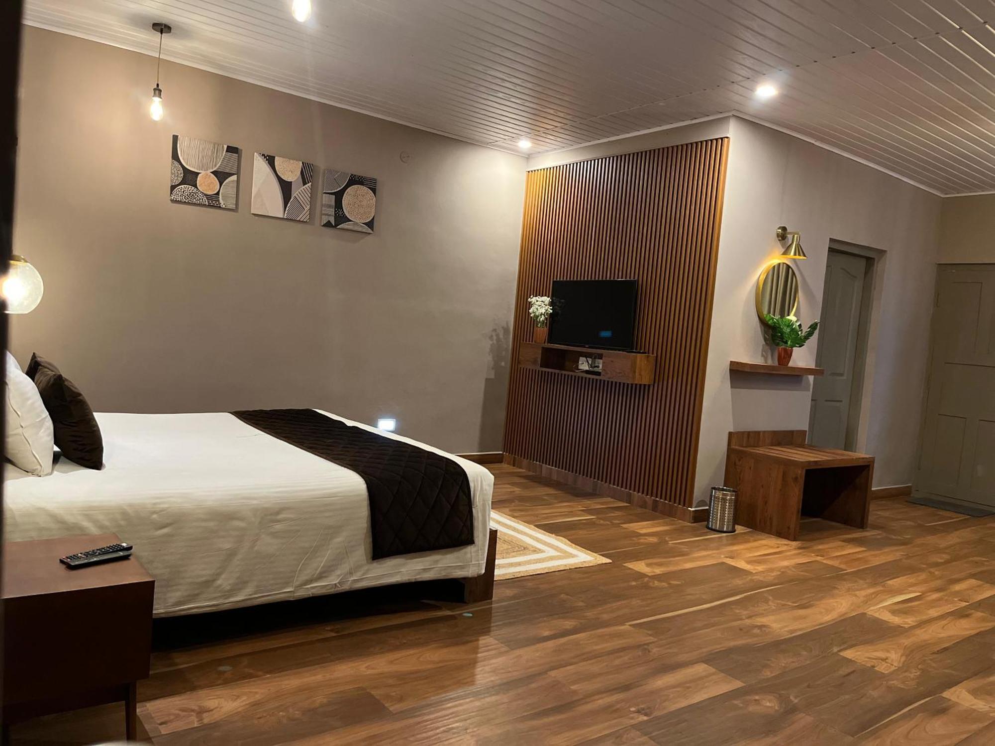 Misty Courtyard Resort Chinnakanal 外观 照片