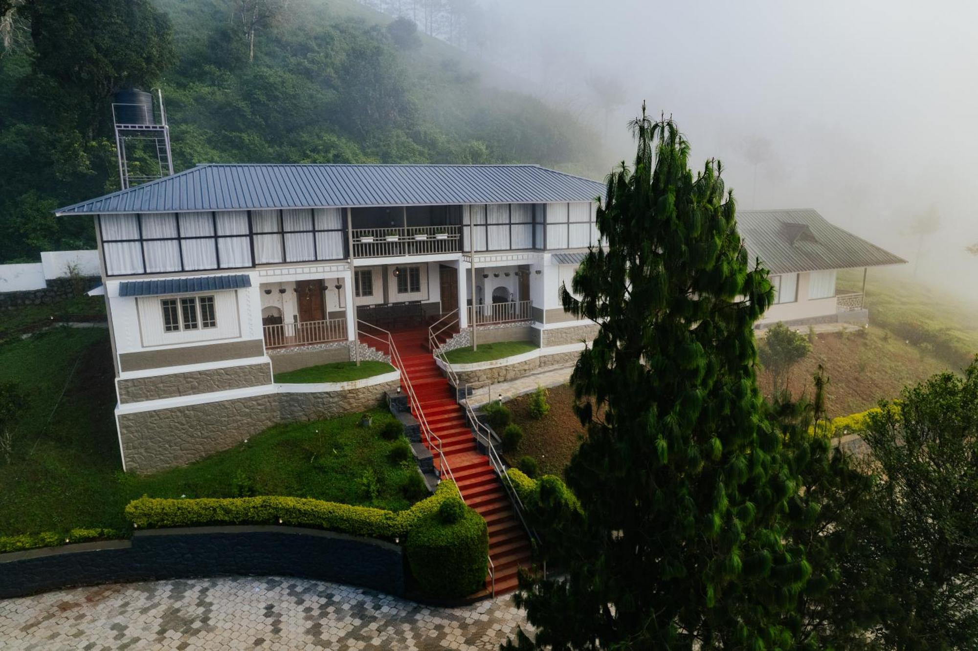 Misty Courtyard Resort Chinnakanal 外观 照片
