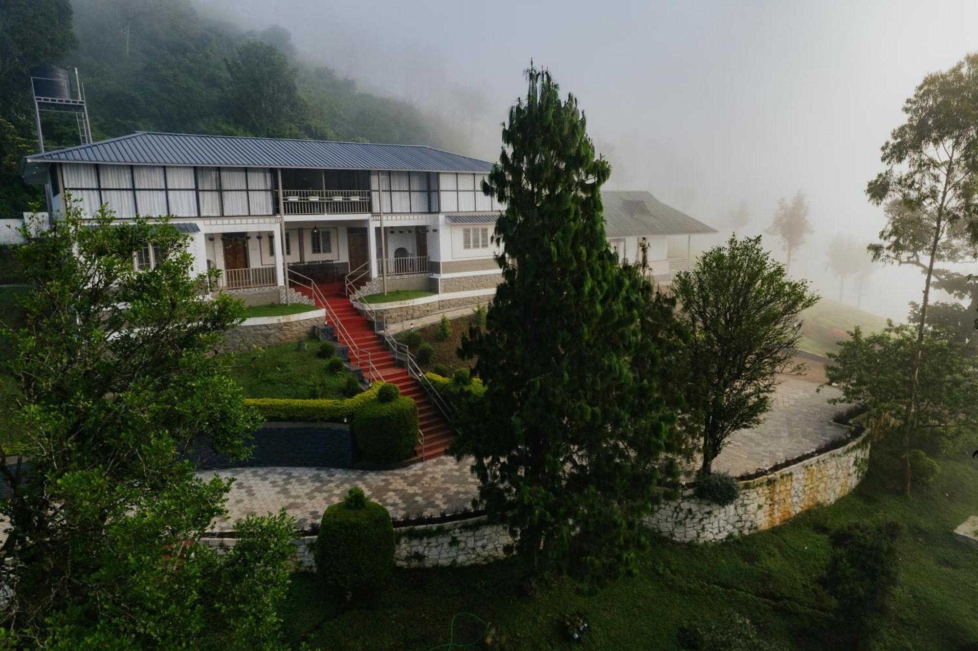 Misty Courtyard Resort Chinnakanal 外观 照片